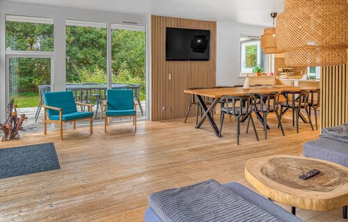 4 bedroom beautiful home in Oksbøl