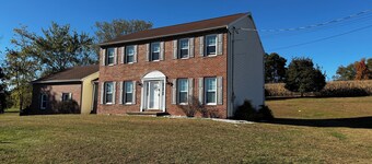 Spacious 5-bedroom house in wonderful Montoursville with AC, fitness room