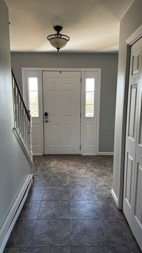 Spacious 5-bedroom house in wonderful Montoursville with AC, fitness room