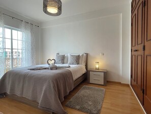2 Schlafzimmer, Bügeleisen/Bügelbrett, Reisekinderbett, kostenloses WLAN