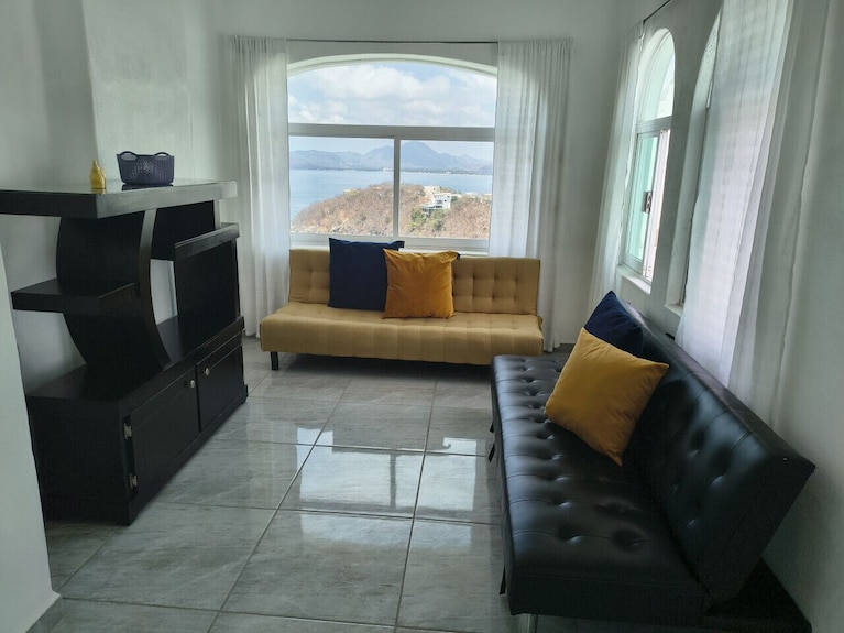 Manzanillo Home With Stunning Roof Top Ocean Views - Pet Friendly - Manzanillo