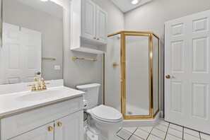 Shower, hair dryer, towels - Golf Villa w/ Pools, Hot Tub & Beach Acces | MW 4827-204 (Myrtle Beach)