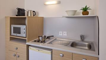 Coffee/tea maker, electric kettle