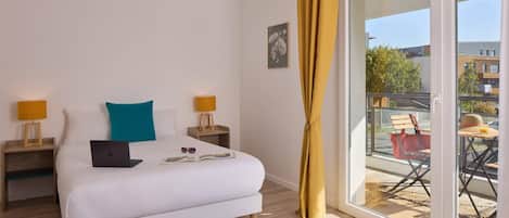 Habitación, 1 cama Queen size, para no fumadores (Upgrade) | Cunas gratuitas, wifi gratis y ropa de cama