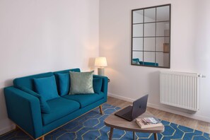 Standard Room, 1 Queen Bed, Non Smoking | Free cots/infant beds, free WiFi, bed sheets - Quality Aparthotel Morangis Orly (Morangis)