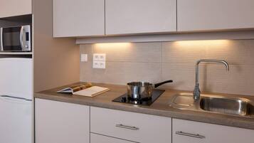 Cunas gratuitas, wifi gratis, ropa de cama