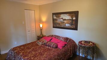 3 bedrooms, internet, bed sheets