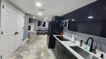 MikrovÄgsugn, spishÀll och diskmaskin