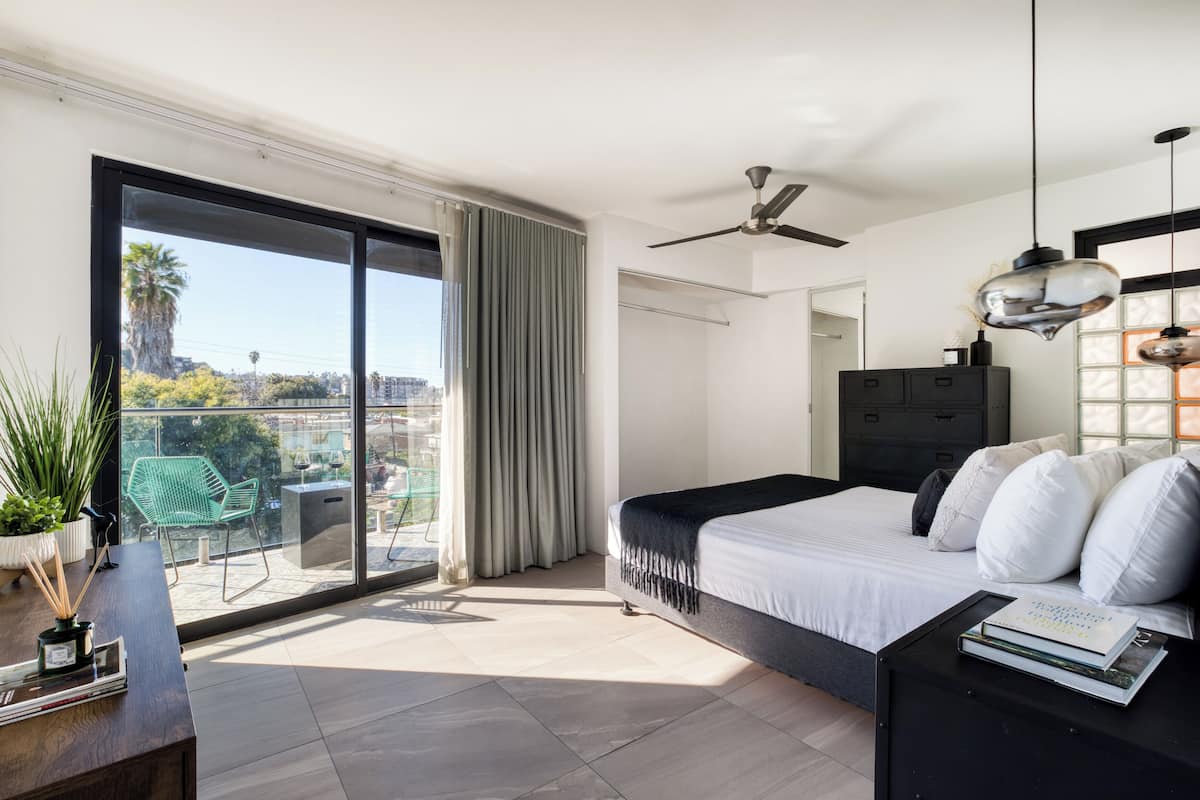 Apartment, 2 Queen Beds, Balcony