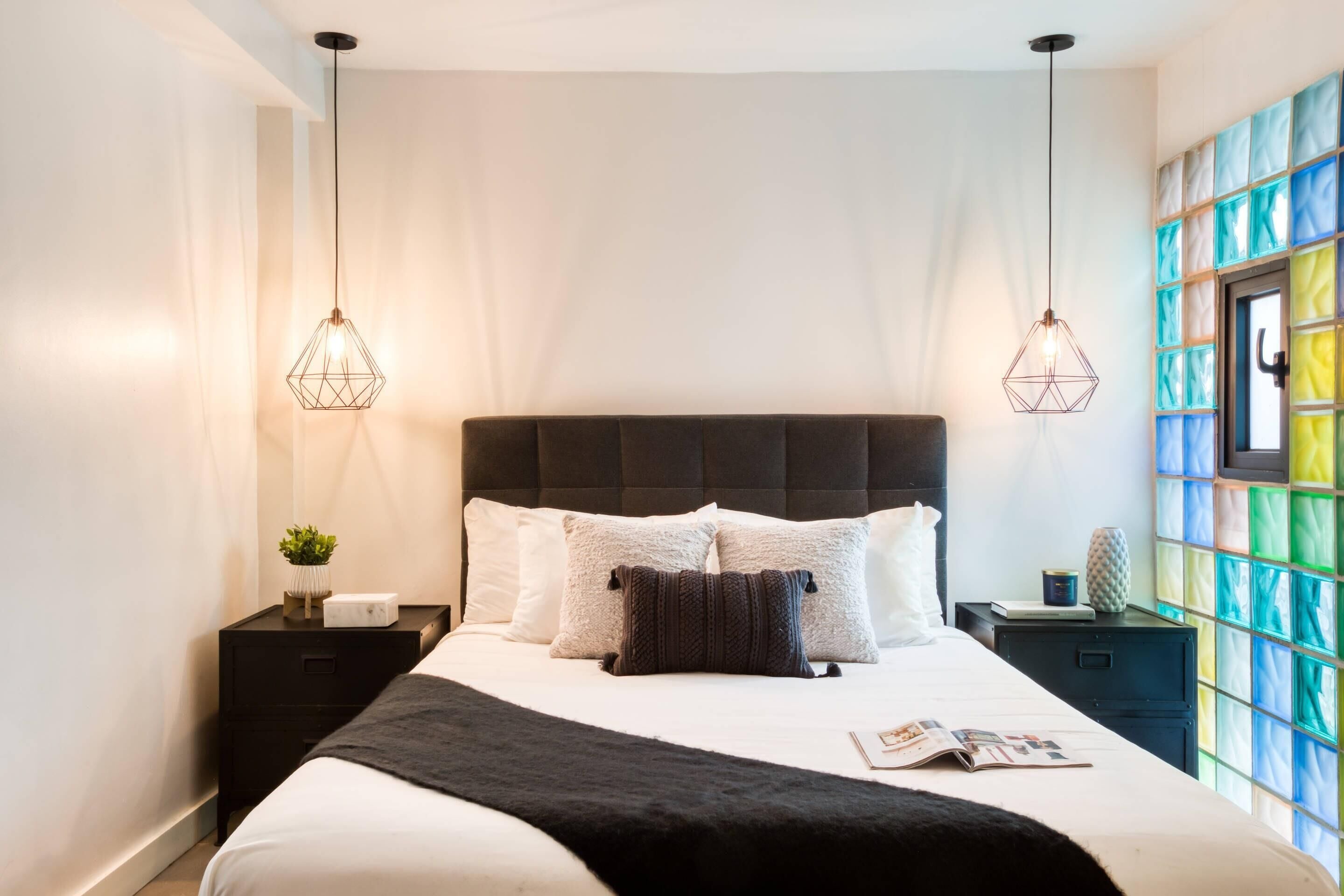 Suite, 1 Queen Bed, Non Smoking | Individually decorated, free WiFi, bed sheets