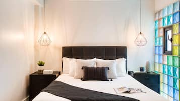 Suite, 1 queensize bed, niet-roken | Individueel gedecoreerd, gratis wifi, beddengoed