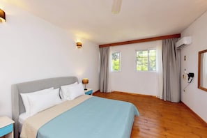 1 bedroom, desk, iron/ironing board, WiFi