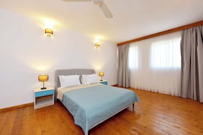 1 bedroom, desk, iron/ironing board, WiFi