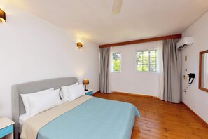 1 bedroom, desk, iron/ironing board, WiFi