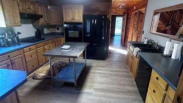 Mikrowelle, Ofen, Herdplatte, Geschirrspüler