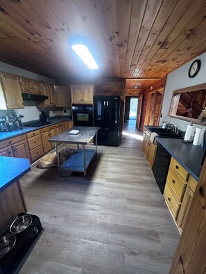 Mikrowelle, Ofen, Herdplatte, Geschirrspüler