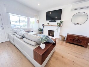 Fernseher, Stereoanlage