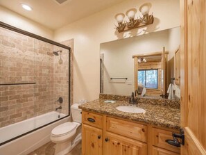 Shower, shampoo - Paradise Pines. Walk to Summit, 3x2 promo! (Big Bear Lake)