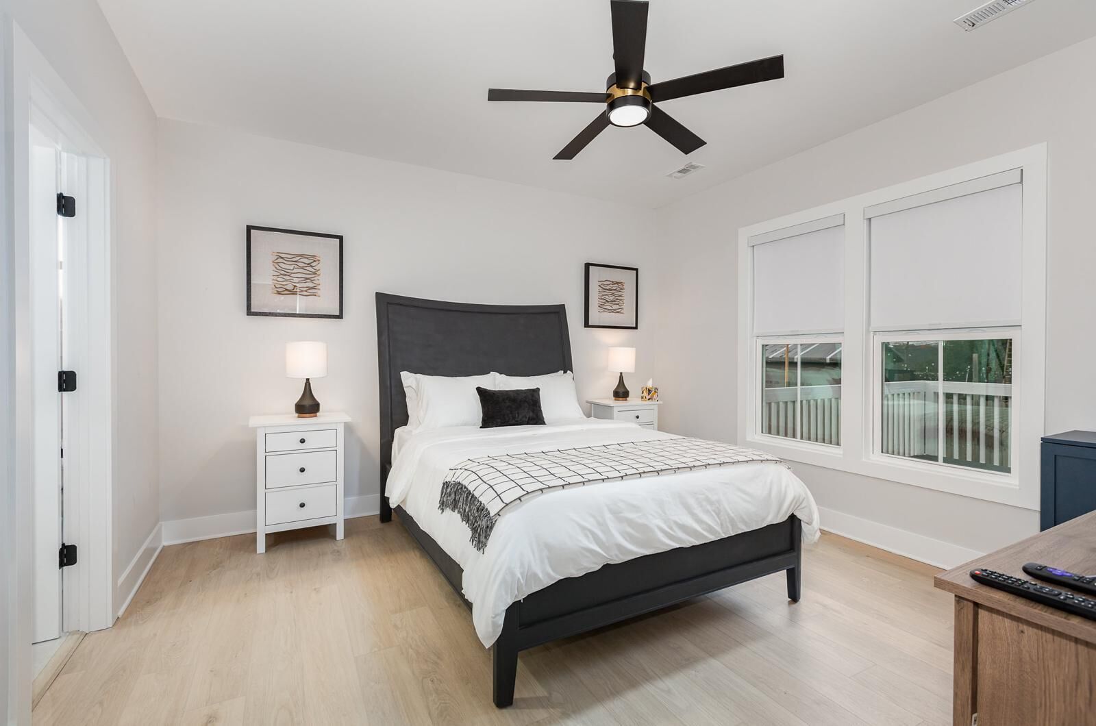 3 habitaciones, escritorio, tabla de planchar con plancha y wifi gratis 