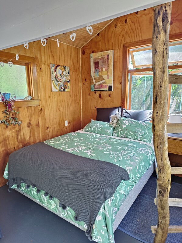 1 bedroom, iron/ironing board, bed sheets