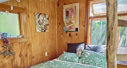 Private and Relaxing pet friendly cabin near Barrytown and Punakaiki