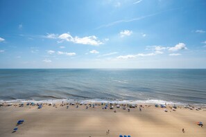 On the beach - Beautiful 2 Bedroom Condo in North OC with Pool! (Ocean City)