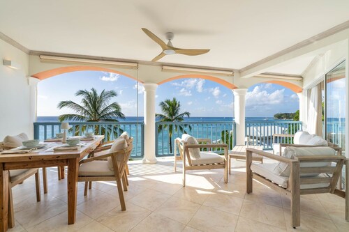 Romantic Beachfront Condo for Two - Villas 305