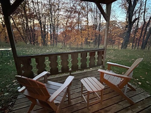 Cozy 1B/1B Condo w/ Massage Chair & Jetted Tub!