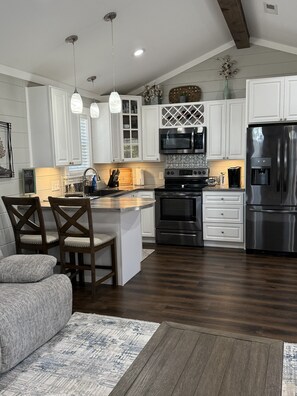 Mikroaaltouuni, uuni, liesi