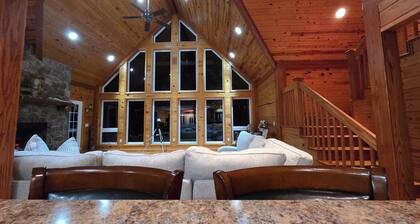 Large Group Private Lodge w/Stocked Pond, Fireplace and Game Room