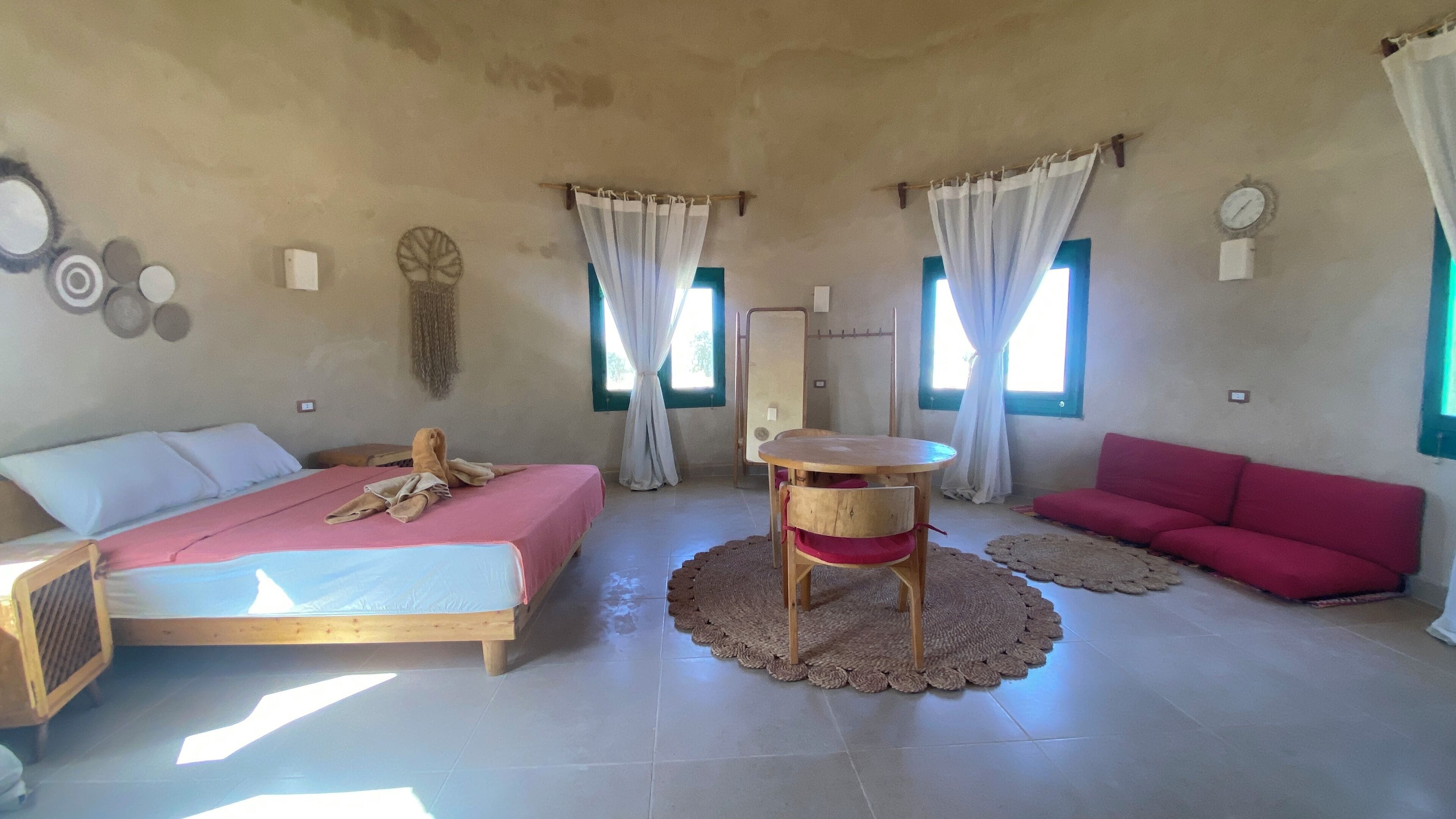 Standard Studio Suite | Soundproofing, free WiFi