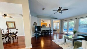 Interior - Private Pool •Near Boat Docks •Historic DT•Beaches (Saint Augustine South)