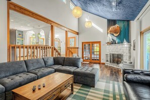 Living area - 5BR Lakefront I Hot Tub I Firepit I Game Room (Long Pond)