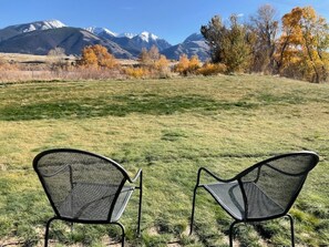 Property grounds - Paradise Found Condo with Stunning Mountain Views located in Paradise Valley, MT (Emigrant)