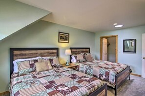 Iron/ironing board, internet, bed sheets - Paradise Found Condo with Stunning Mountain Views located in Paradise Valley, MT (Emigrant)