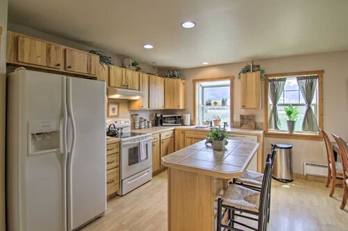 Paradise Found Condo with Stunning Mountain Views located in Paradise Valley, MT