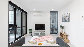 1 bedroom, iron/ironing board, travel cot, free WiFi