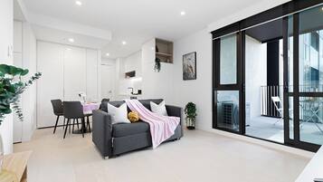 Smart TV, video games