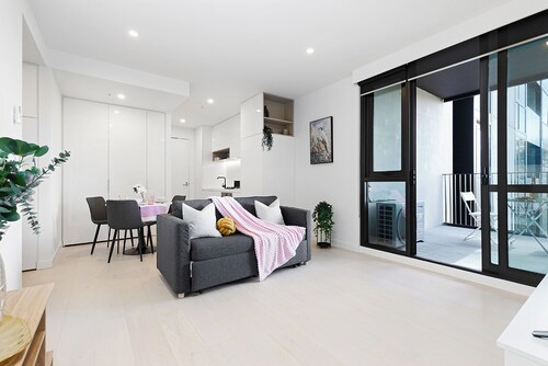 Walk to Everything! Brand New Box Hill 1-Bed Gem