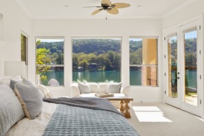 4 bedrooms, desk, iron/ironing board, WiFi