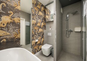 Douche, sèche-cheveux, serviettes fournies