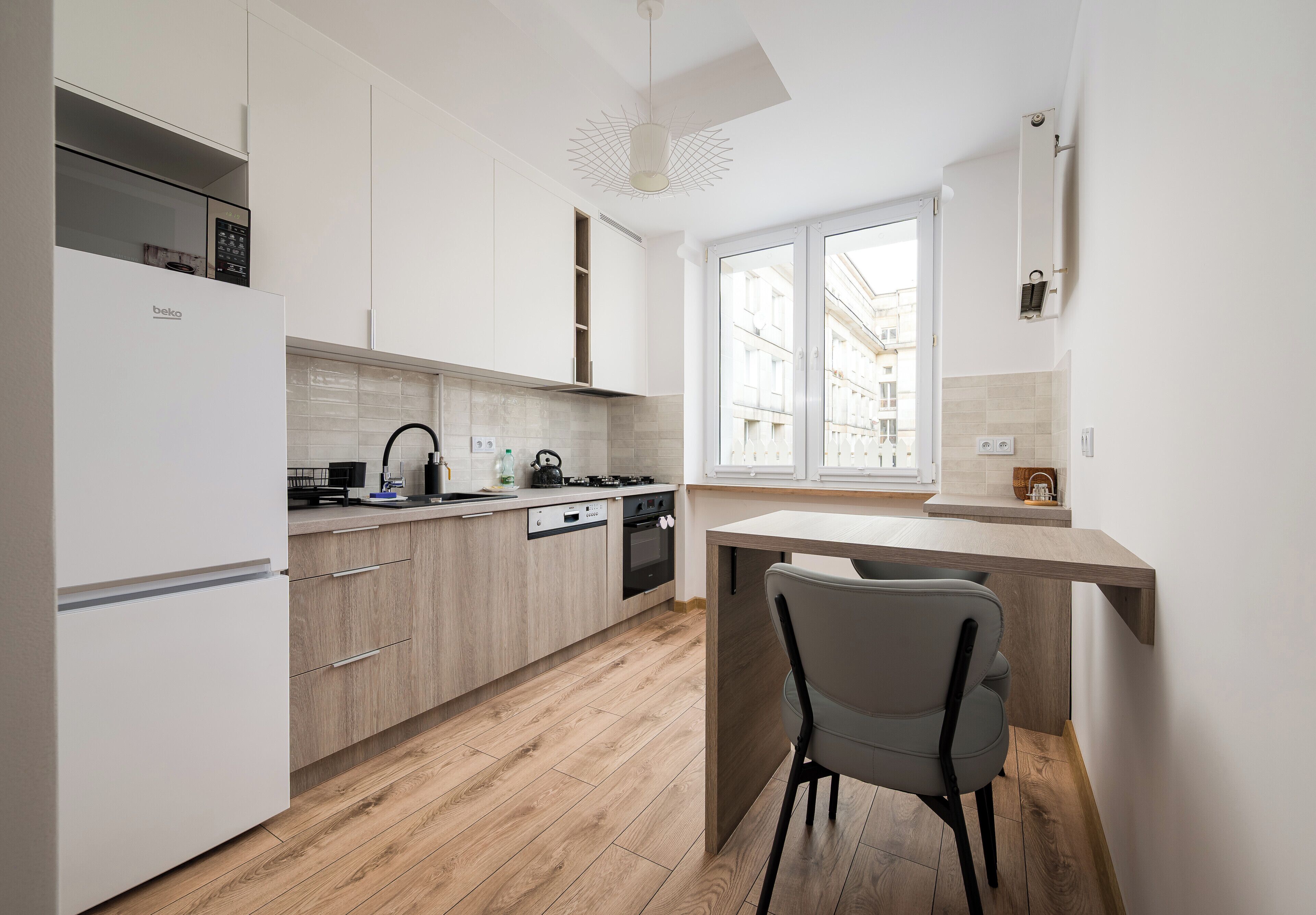 Refrigerador, microondas, horno, placa de cocina