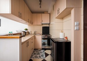 Kühlschrank, Ofen, Herdplatte