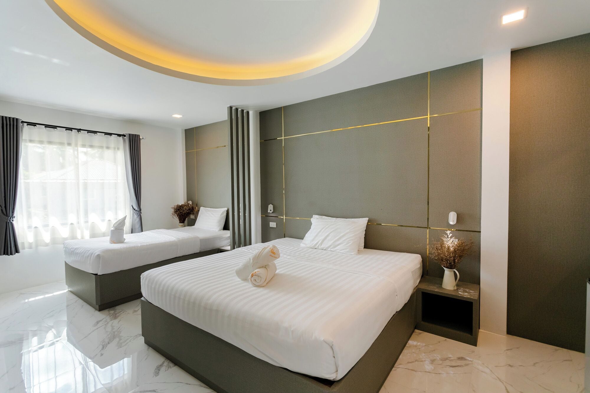 Villa Deluxe | Minibar, caja de seguridad en la habitación y escritorio 