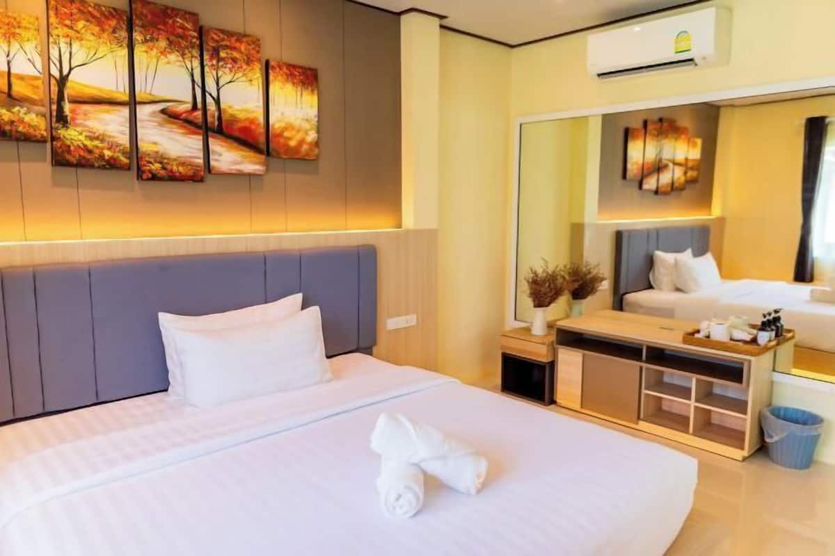 Minibar, in-room safe, desk, blackout drapes