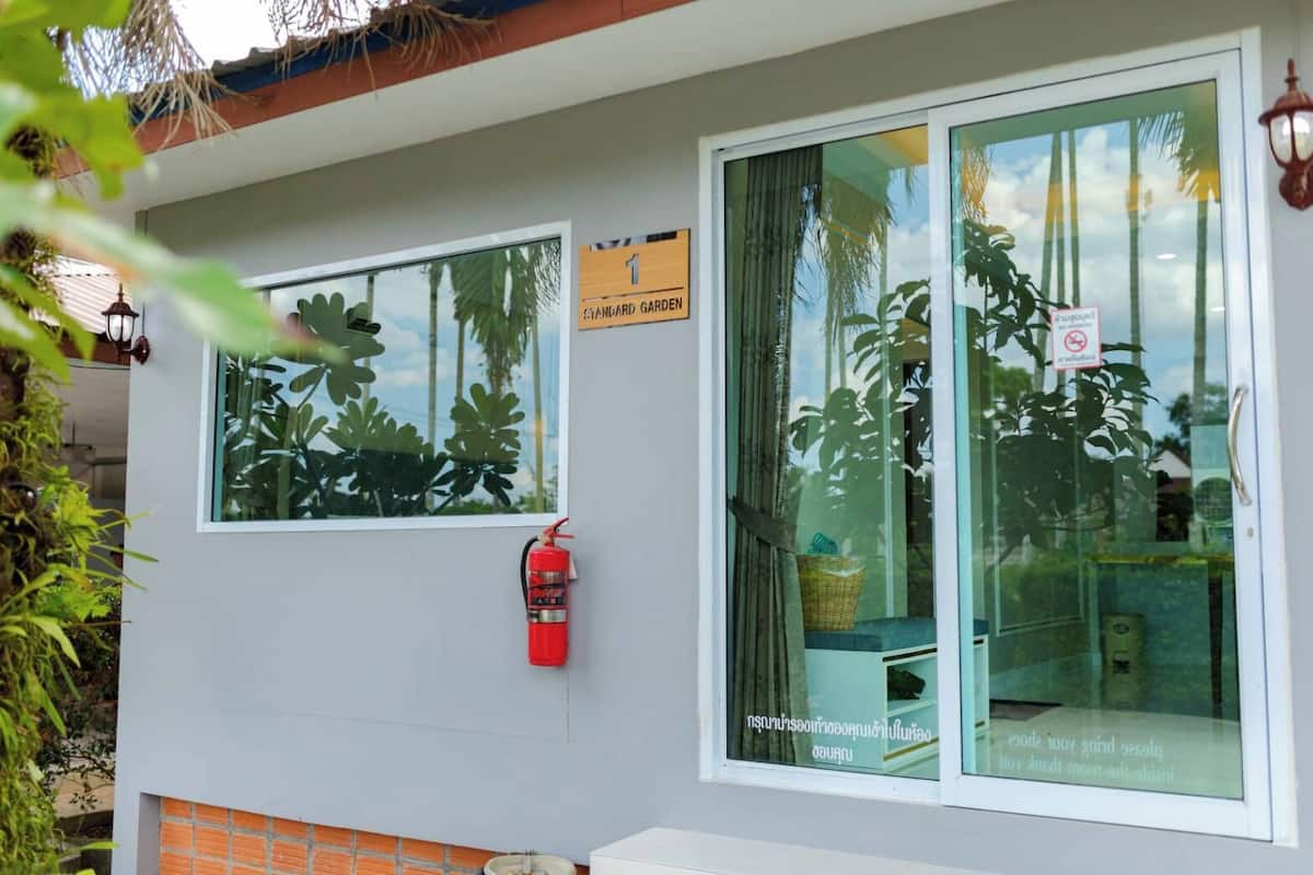 Basic Double Room, Garden View | In-room safe, blackout curtains, free WiFi