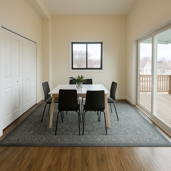 Junior appartement, 3 slaapkamers | Dineerruimte