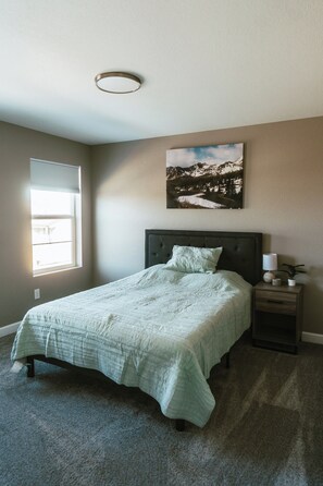 3 bedrooms, iron/ironing board, free WiFi, bed sheets