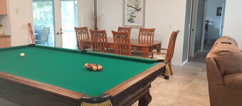 Palmetto Pine Country Club 3-bedroom home in Cape Coral