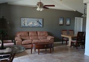 Smart TV - Palmetto Pine Country Club 3-bedroom home in Cape Coral (Cape Coral)